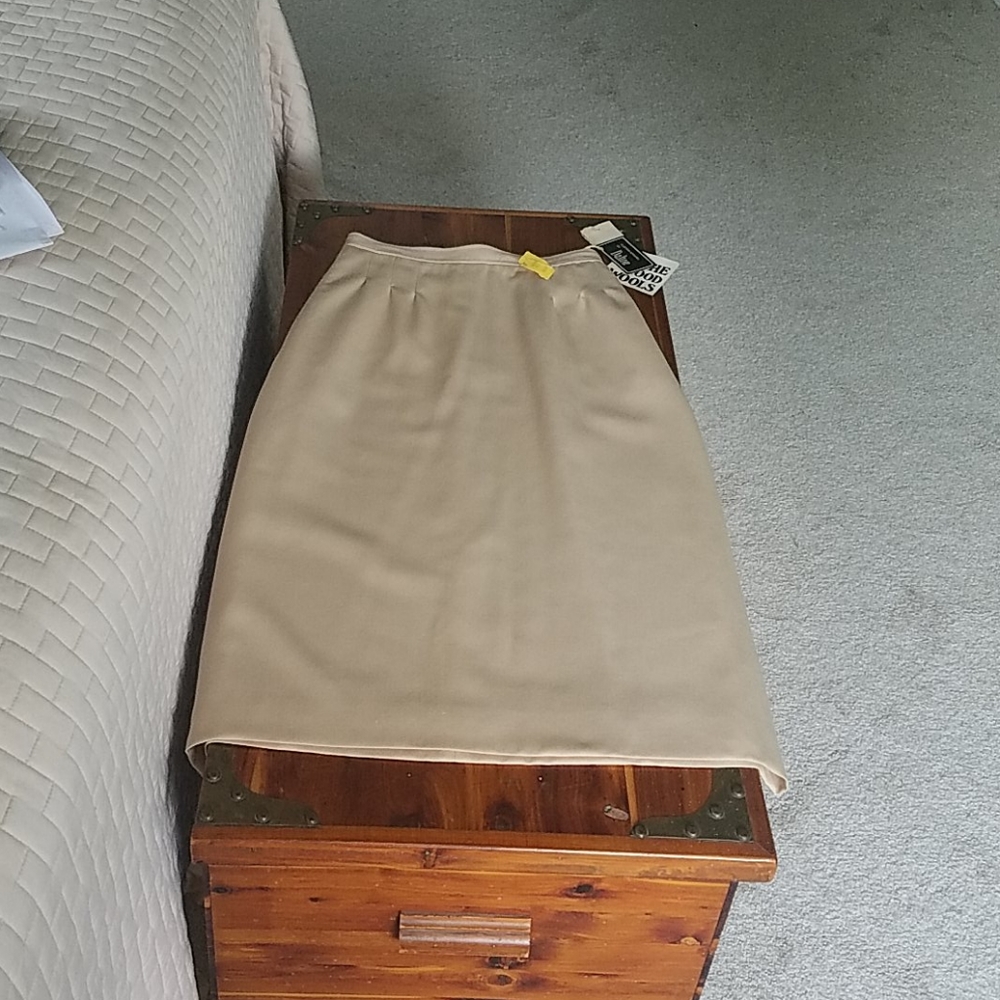 Vintage wool cream/beige pencil skirt NWT 1966